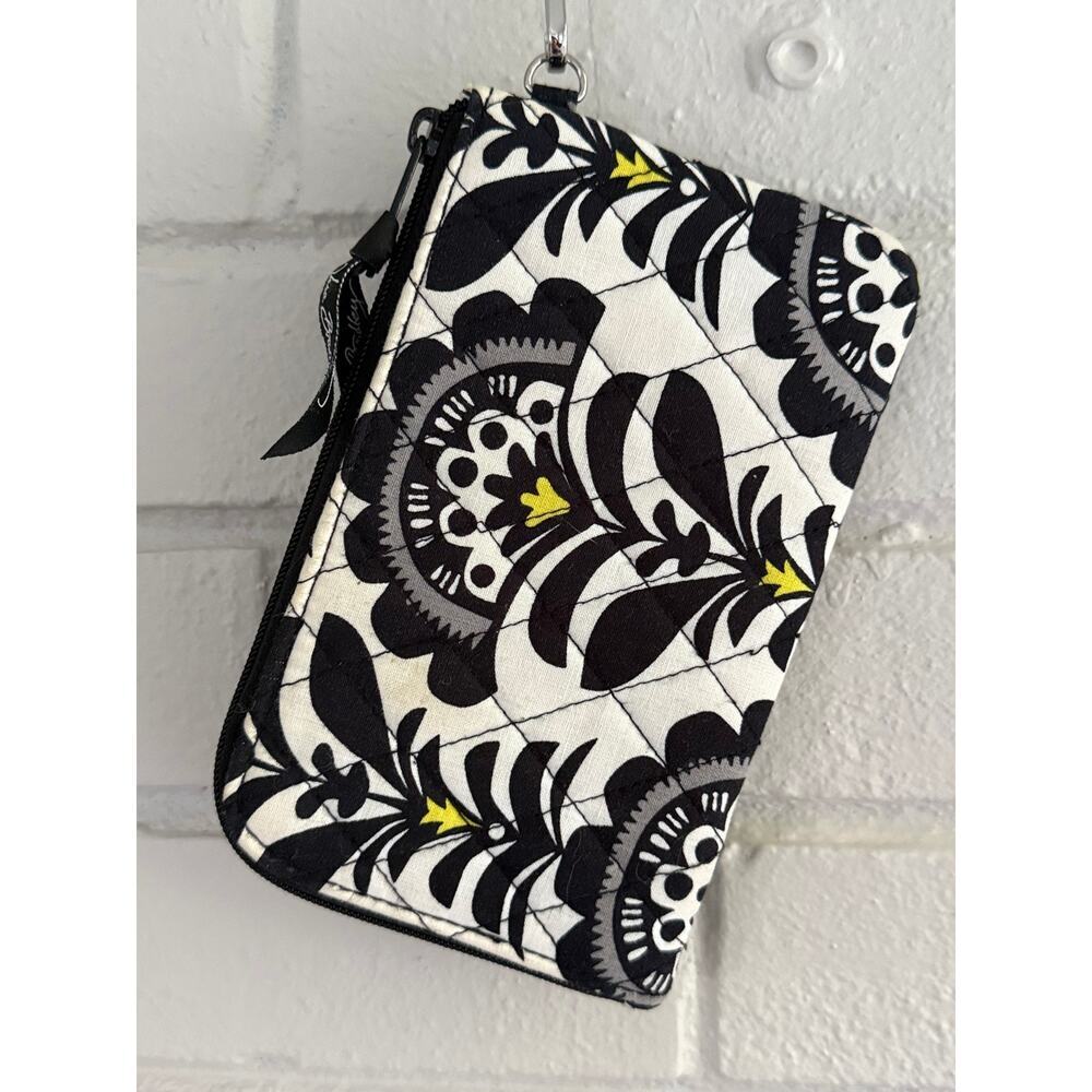 Vera Bradley Zip Around Wallet Wristlet Black White Floral Quilted Organizer - Picture 2 of 6